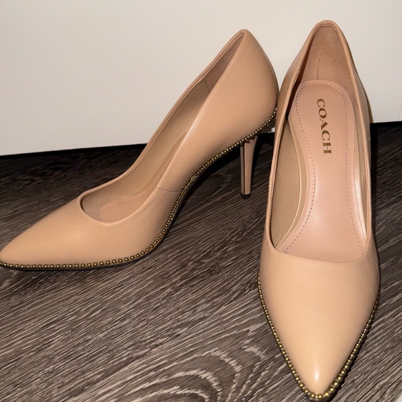 Coach Tan Waverly Pointed Toe Pumps, like new!! - Picture 1 of 6